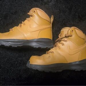 Nike Golden Brown Boots with Black Sole
